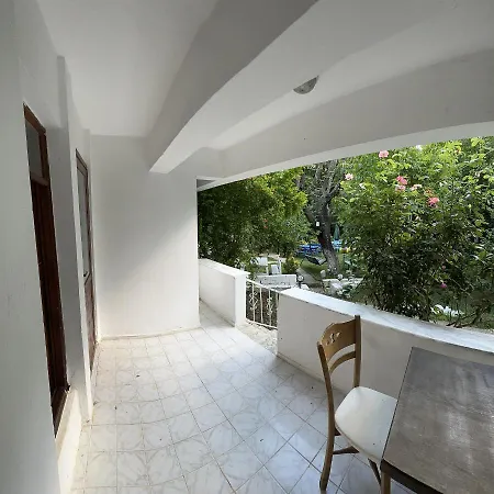 Hotell Sakliderebutikotel *