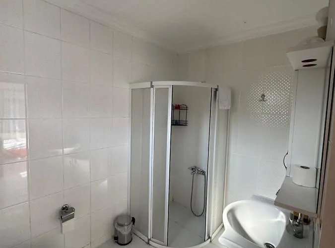 Sakliderebutikotel Hotel *