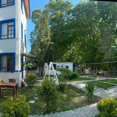 Sakliderebutikotel エドレミト