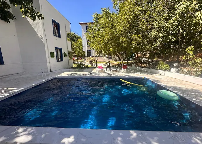 Sakliderebutikotel فندق